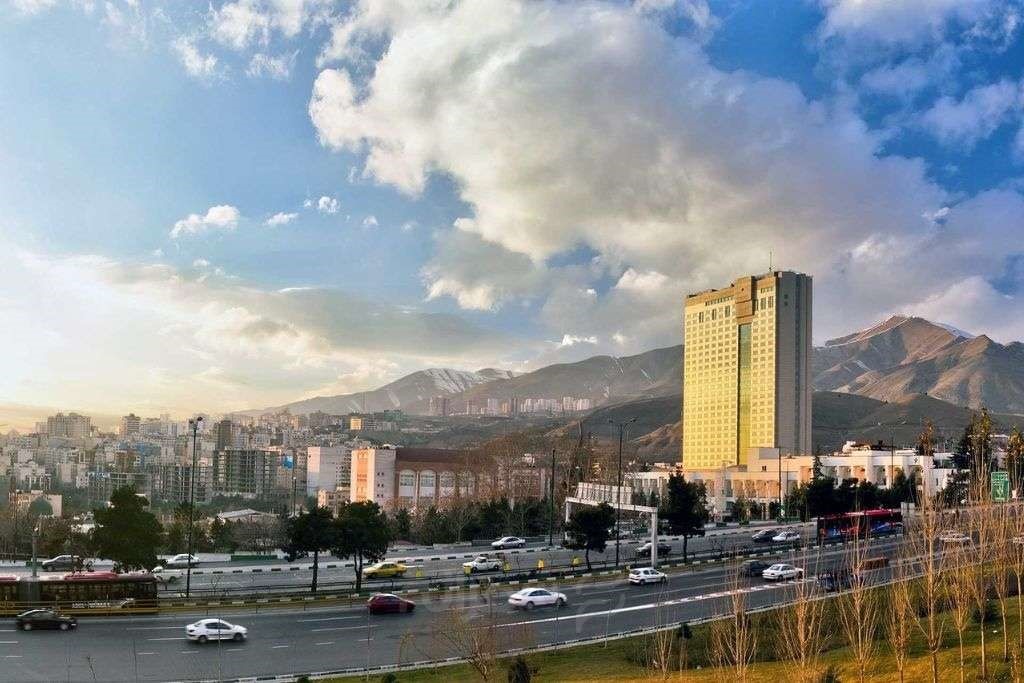هتل آزادی تهران-کاماپرس