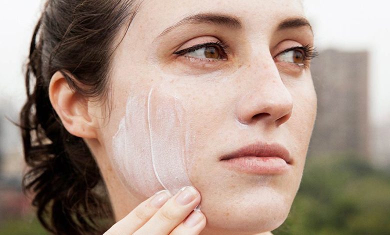 مزیت‌های استفاده از کرم ضد آفتاب ضد لک-کاماپرس