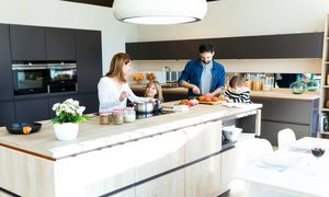 تعویض روکش کابینت چقدر آب می‌خورد؟