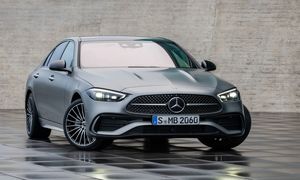 مرسدس بنز کلاس C مدل 2022؛ لمس اصالت یک خودروی آلمانی (ویدیو)