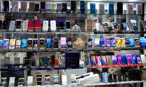 گوشی های پرچمدار شیائومی ، سامسونگ و آیفون در بازار چند؟
