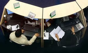 اختلاف بین شاخص کل و هم وزن بورس در سال 1401