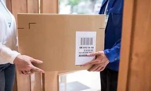 تفاوت پست پیشتاز و پست سفارشی چیست؟