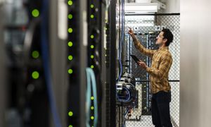 تامین سرورهای صنایع کوچک تا اپلیکیشن های موبایل