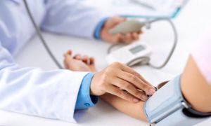 بررسی مزایای خدمات پزشکی و پرستاری در منزل