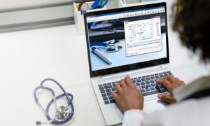 پایداری اولویت نرم افزارهای مطب و کلینیک اکسیر