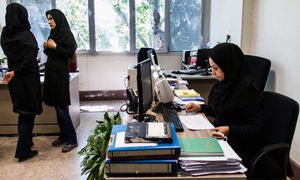 عیدی یک میلیون و 800 هزار تومانی کارکنان دولت کفاف می دهد؟