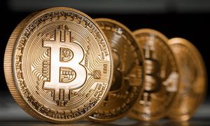 قیمت روز بیت کوین 20 فروردین 1402/ اقتصاد آمریکا روی نرخ رمزارز معروف موثر است؟
