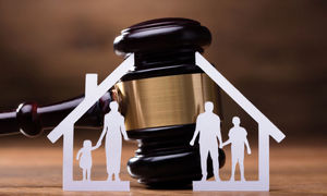 برای طلاق وکیل بگیرم بهتر است یا خودم اقدام کنم ؟