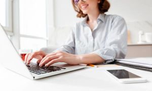 6 شغل با حقوق بالای 15 میلیون تومان برای خانم ها (شهریور 1402)