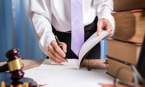 نکاتی برای انتخاب مناسب وکیل پایه یک دادگستری تهران
