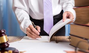 نکاتی برای انتخاب مناسب وکیل پایه یک دادگستری تهران