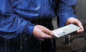 5 گوشی ضد آب و پرطرفدار در بازار + قیمت
