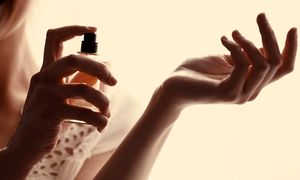 محبوب ترین عطر زنانه با رایحه معتدل در بازار