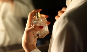 7 عطر زنانه شرقی برای مهمانی های بهاره