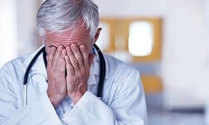 چگونه از پزشک شکایت کنیم؟