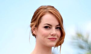 بازیگر سرشناس اما استون از کدام عطر استفاده می‌کند؟