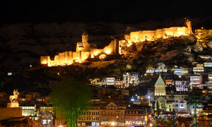 در گرجستان به دیدن قلعه ناریکالا بروید