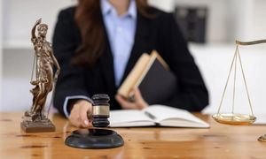 وکیل متخصص در رابطه نامشروع