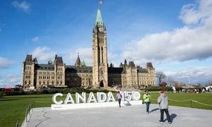 شرایط اخذ ویزای توریستی کانادا در سال 2025