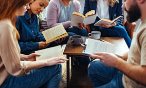 جلسه نقد و بررسی کتاب «جنون بزرگ» در نشر نی