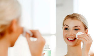 چرا باید تونر پوست چرب را به روتین شبانه اضافه کرد؟
