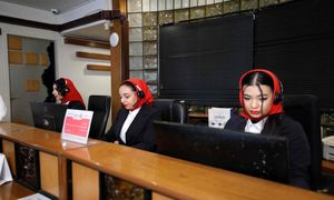 سه کلیک استخدام می‌کند