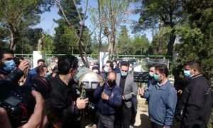 پدر آزاده نامداری زندگی نامه دخترش را می‌نویسد