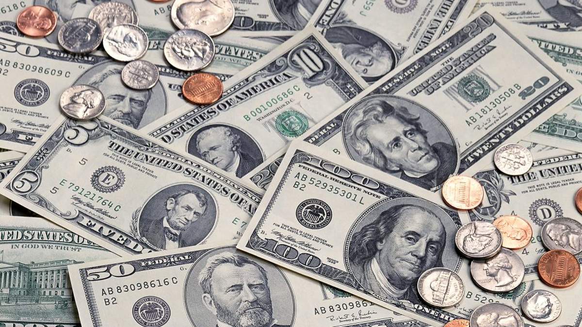 افت ناچیز قیمت دلار در بازار داخلی